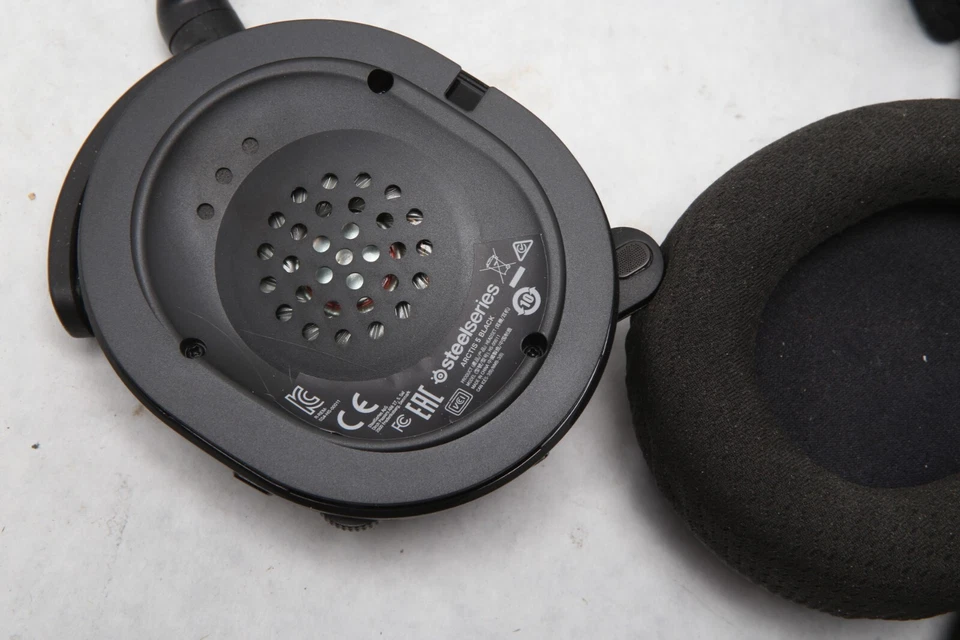 STEELSERIES ARCTIS 5 BLACK 61504 7.1 Channel Ear-Cup (Over the Ear) C21 - Image 2 of 4