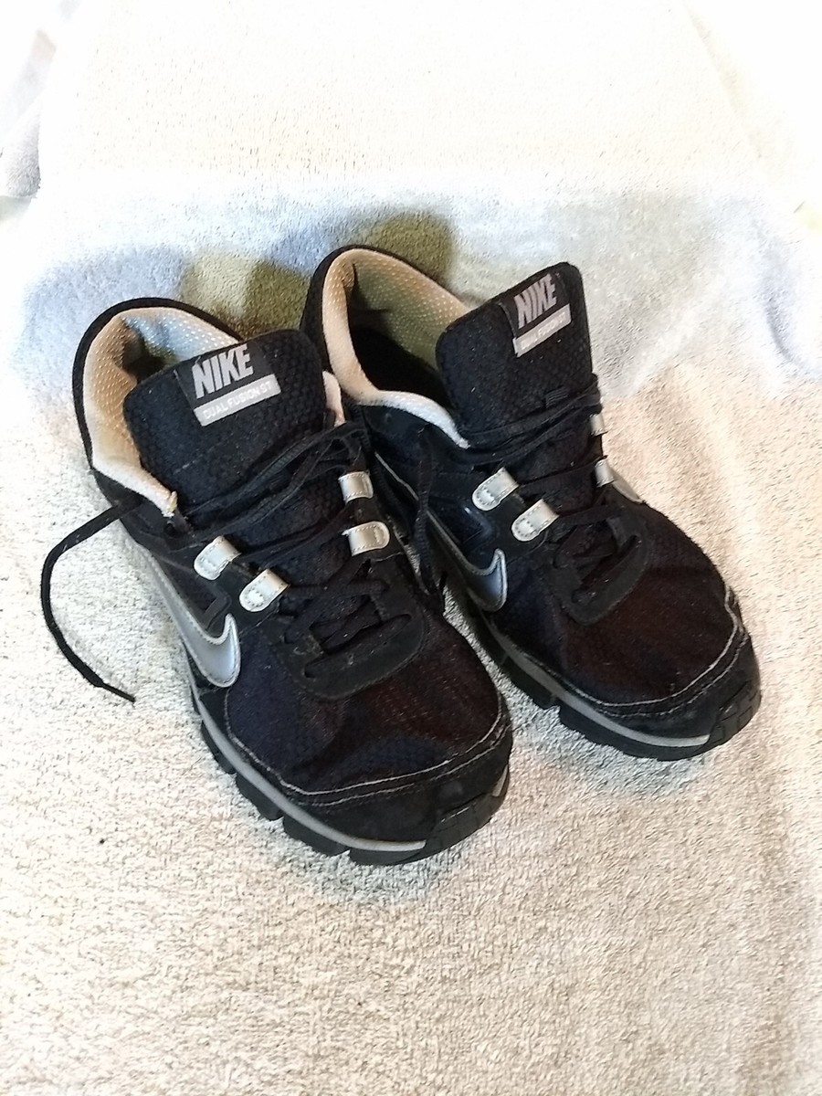 Nike Mens Dual Fusion ST Black Running Shoes, Size: 10.5 Pre  display picture 3