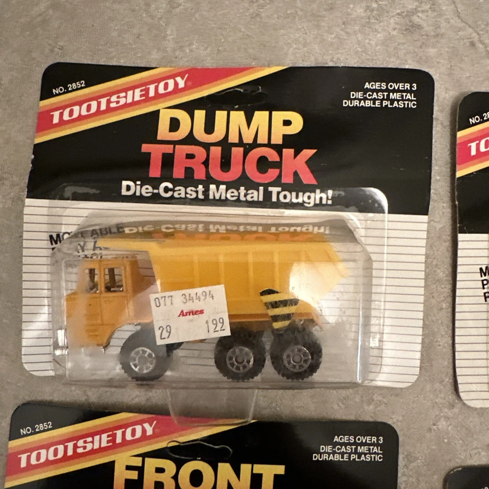 Lote de camiones de juguete Tootsie, 1990 metal fundido a presión/plástico, volteo, mezclador, cargador, rodillo Foto 4 de 4