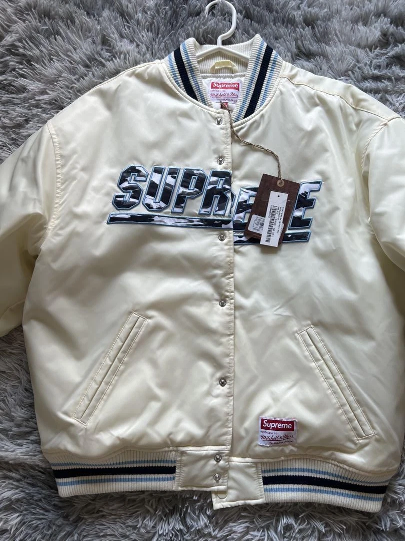 Veste Supreme Cream Stadium M neuve jamais utilisée