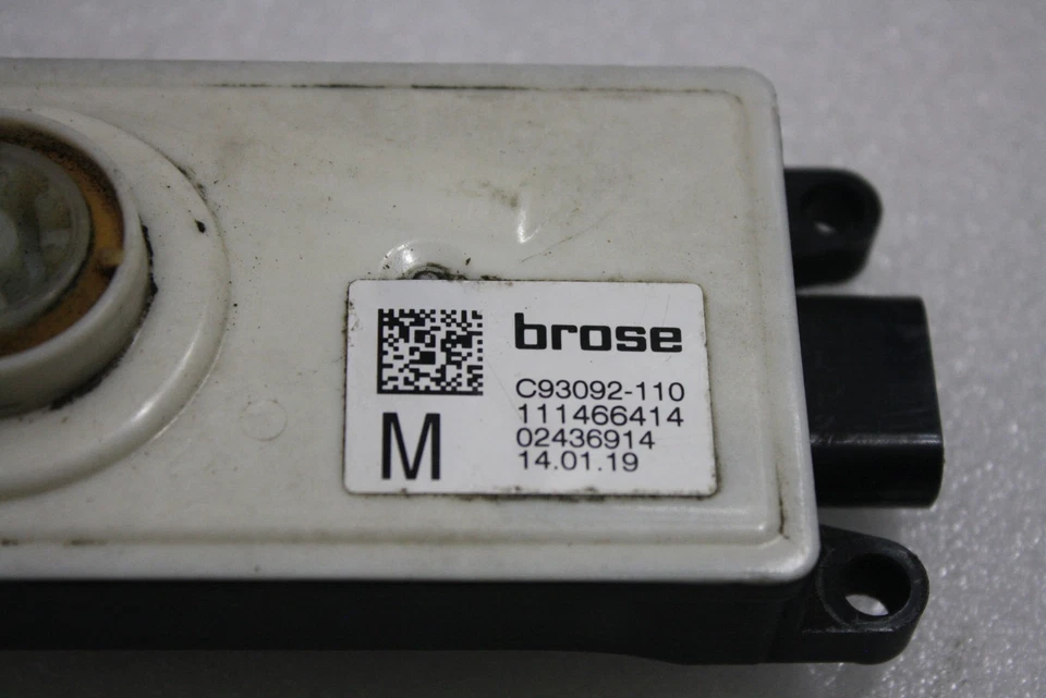 GENUINE BMW 7 SERIES G11 G12 FRONT GRILL ACTUATOR MOTOR C93092-110 - Image 2 of 3