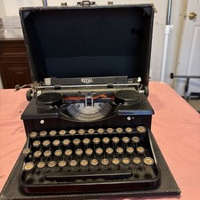 Vintage Royal Portable Typewriter With Carrying Case thumbnail