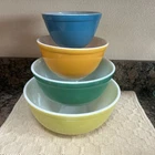 Vintage Pyrex Nesting Mixing Bowls Set of 4 - 401, 402, 403, 404