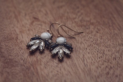fashion drop gem marble effect earrings - Picture 5 of 6