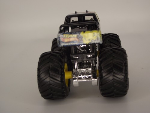 Hot Wheels Monster Jam Trucks 1:64 YOUR CHOICE Brodozer Crustation One Bad Ghoul - Picture 13 of 145