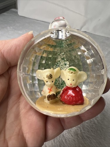 Vintage Lot 2 Christmas Diorama Orb Ball Ornaments Mice Couple Kissing 3” - Picture 9 of 16