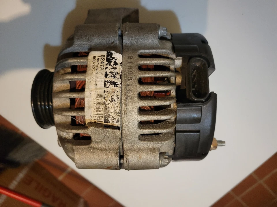 Chevy Silverado 1500 Tahoe 2002 2003 2004 2005, Avalanche 105 amp. Foto 2 de 3