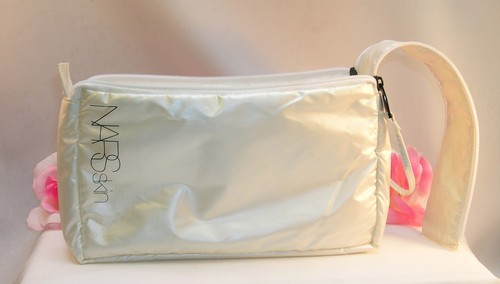 New NARS Skin Makeup Bags Set of 2 Ivory Cream Colored Pearlescent Metalic Tote - Picture 2 of 5
