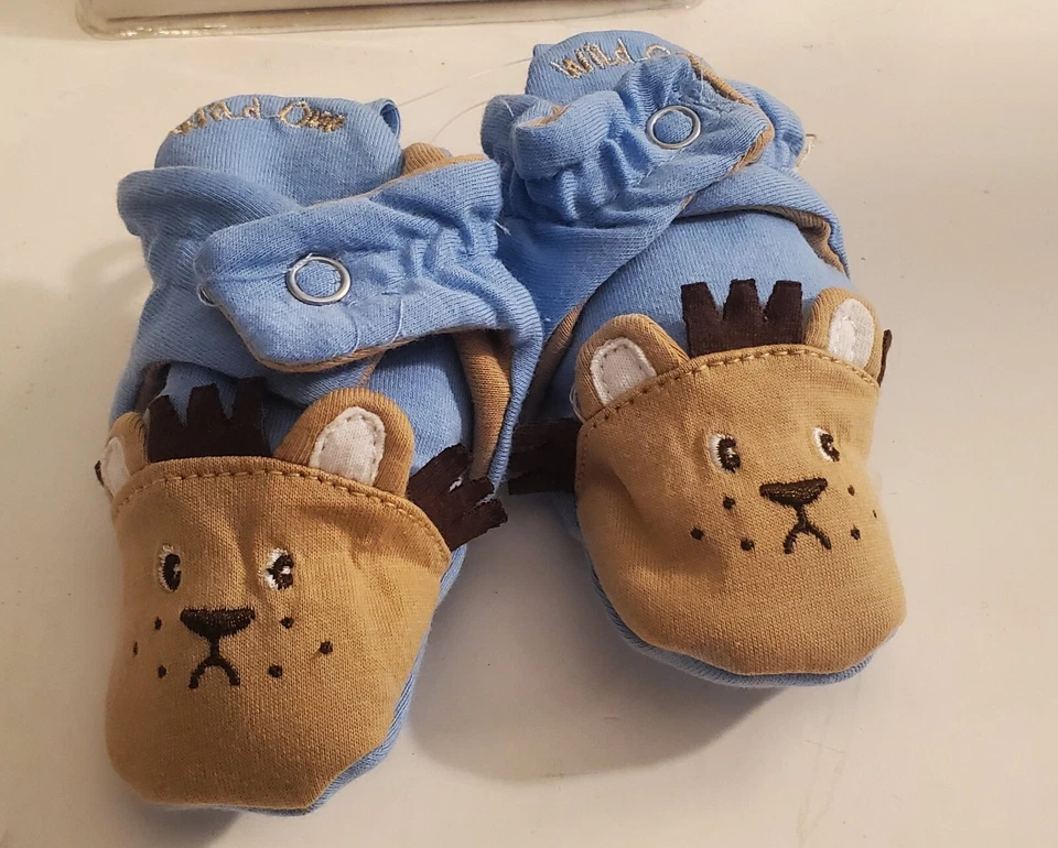 New Robeez Baby Snap Booties Lt Blue Lion SZ 3-6M - Image 2 of 4
