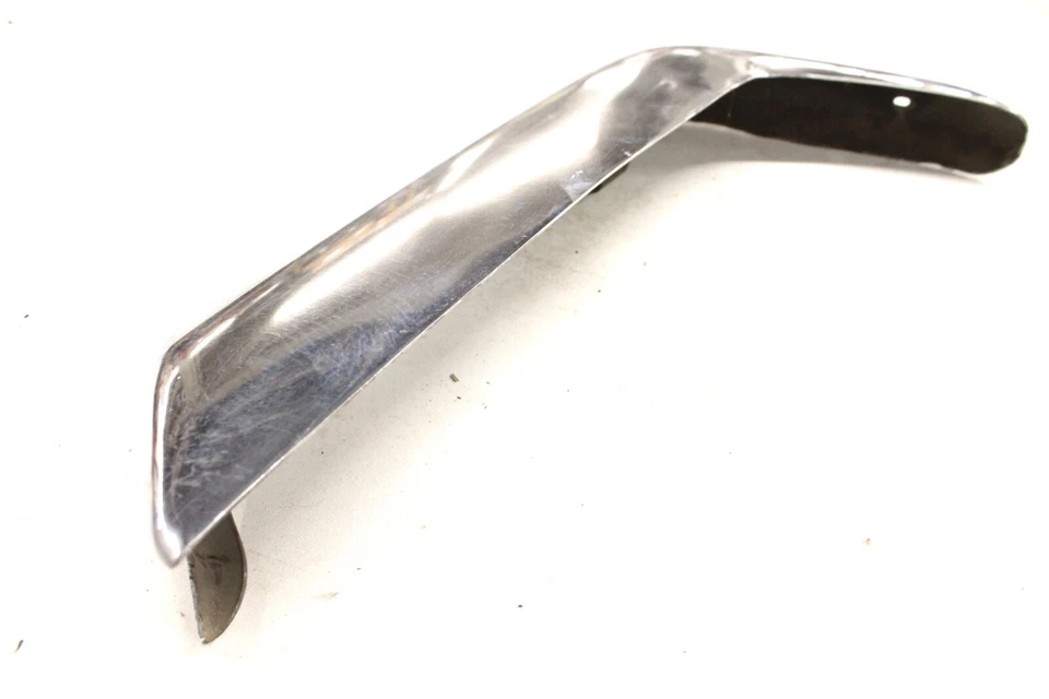 Parachoques trasero izquierdo izquierdo Volvo P1800 P1800S cromo esquina cuarto original Foto 3 de 4