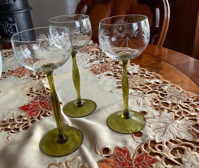 Drei elegante antike / alte Jugendstil Weingläser um 1900 Glasform Peter Behrens