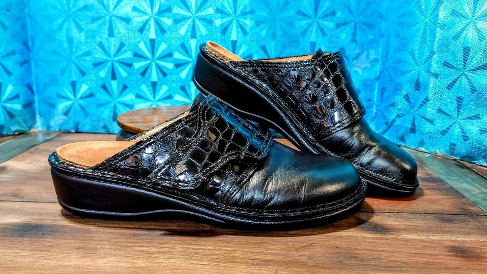 Женские Finn комфорта #7388606 "Aussee" крокодила выбитый мулы/черный/40 (ЕС) 9 (США) - Изображение 2 из 4