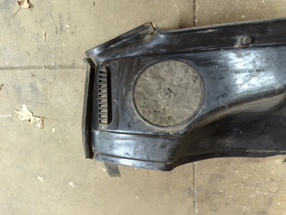 Mazda RX-7 FB RX7 1981-1985 negro trasero derecho interior cuarto de moldura par OEM usado Foto 4 de 4