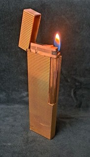 Feuerzeug groß S.T.Dupont Paris vergoldet strukturiert 12 3 x 3 7cm Bestzustand