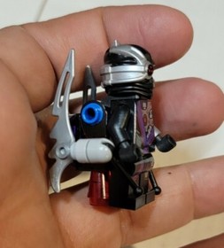 Lego Ninjago Nindroid Warrior Minifigure - Rebooted Mask Hood and Jet Pack C16