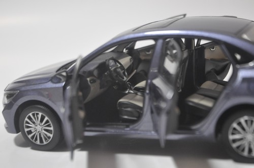 Beijing Hyundai Celesta 2017 model car in Blue 1/18 - Picture 7 of 8