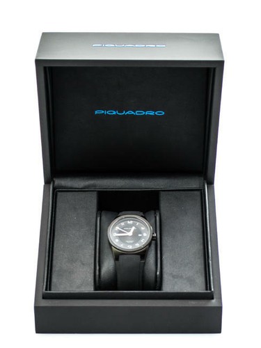 PIQUADRO Wwwatch - Orologio Donna Acciaio Impermeabile con Datario Nero OR1007WW - Foto 3 di 4
