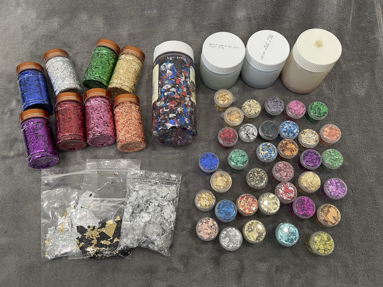 50 Gold Foil Flakes for Resin Epoxy Molds and Nail Art Decoration