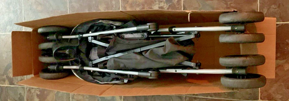 Preowned Summer Infant 3D Lite Stroller Black with Hood Locking Wheels Padded - Image 2 of 4