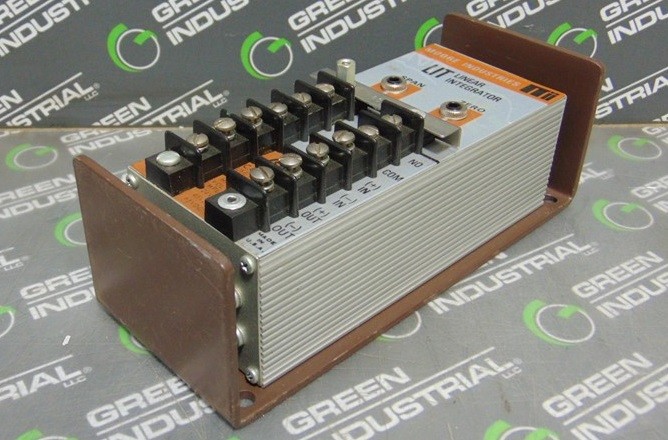USED Moore Industries LIT/0-10V/C/24DC/-RR-AT STD Linear Integrator Module