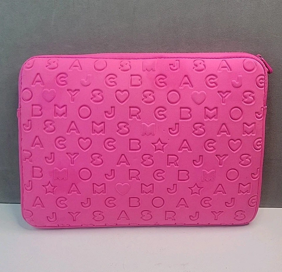 Marc by Marc Jacobs Neopreno Rosa Repujado Acolchado Estilo Laptop Funda Bolso Estuche Foto 4 de 4