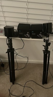 New Unopened Vive Tracker 2.0 And 2  Used Vive Steamvr Base stations With Stand.