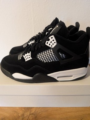 Air Jordan 4 Retro White Thunder  42,5 Neu Ovp 