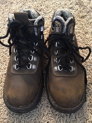 walking boots size 5.5