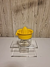 Vintage Gemco Lemon Citrus Juicer Glass With Hard Plastic Squeezer  USA