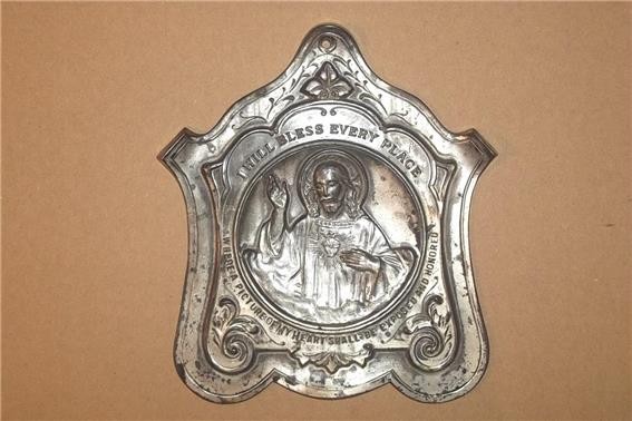 1925 CATHOLIC SACRED HEART OF JESUS I WILL BLESS EVERY PLACE SILVER METAL PLAQUE