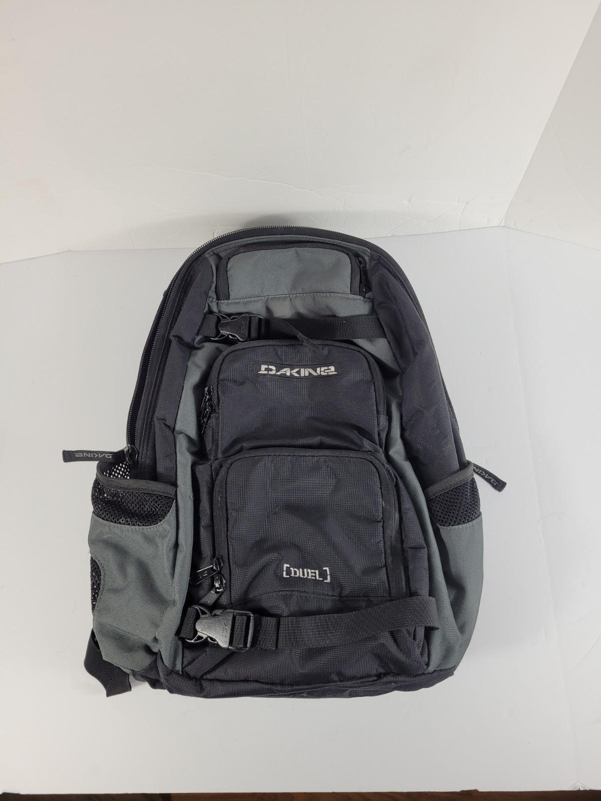 Dakine Duel 9 Black Backpack Ships Free