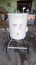 Clemco 2452 Sandblaster Shot Blast 2452 Pot Clemco 2452 Sandblaster Shot Blast 2452 Pot
