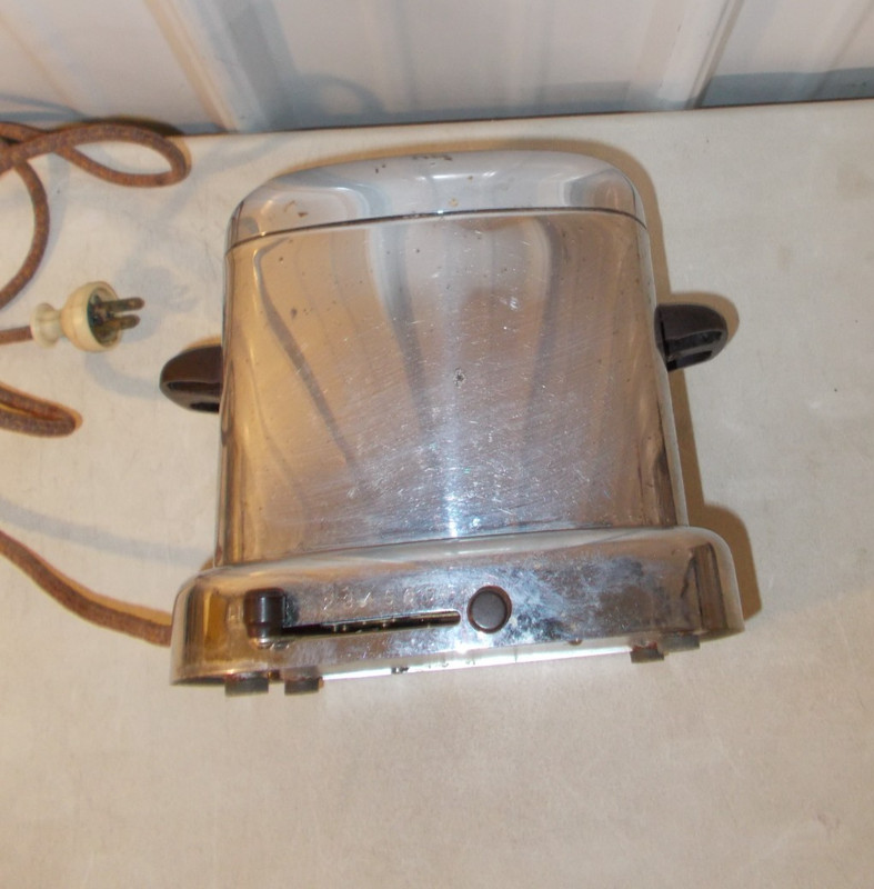 Vintage Montgomery Ward Electric Toaster