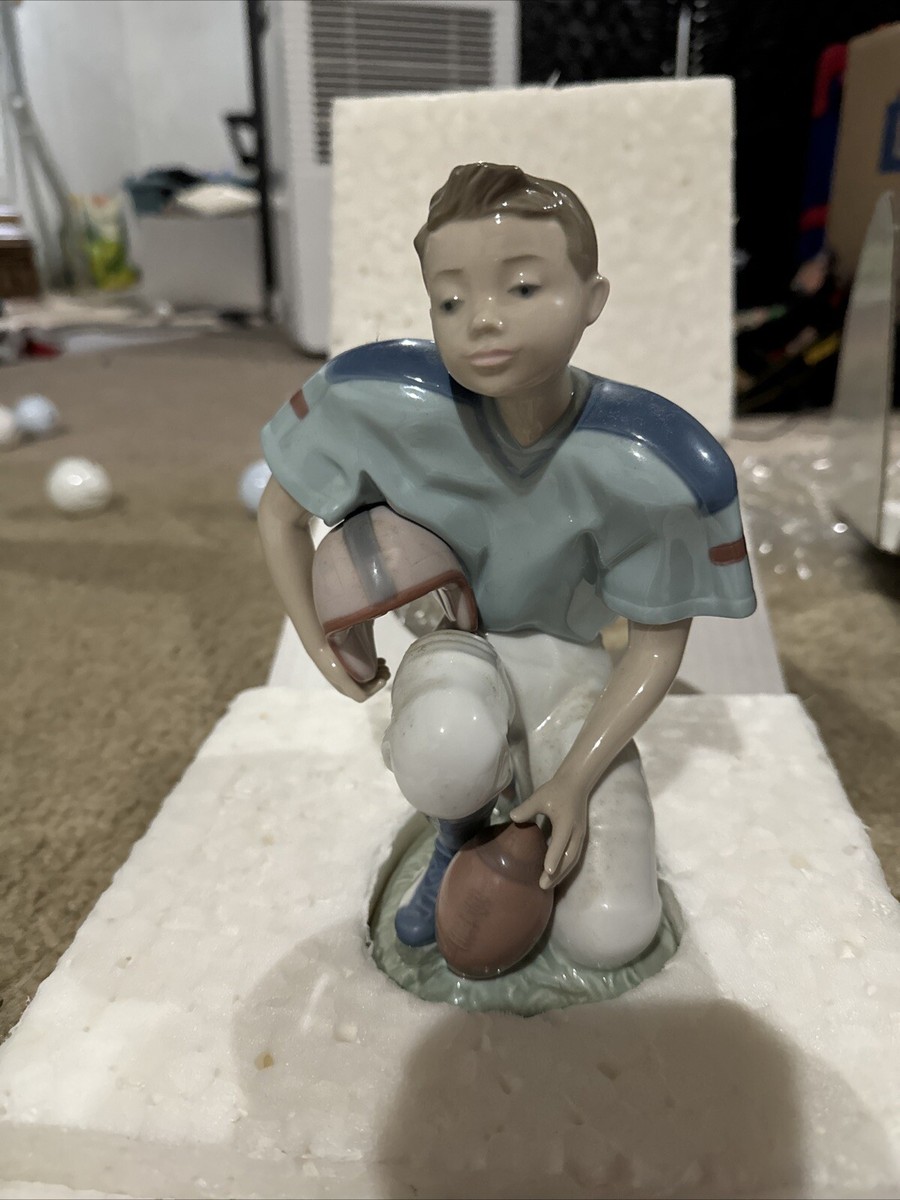 RARE* Lladro Football Player #6107 C1993 ~ Mint Condition