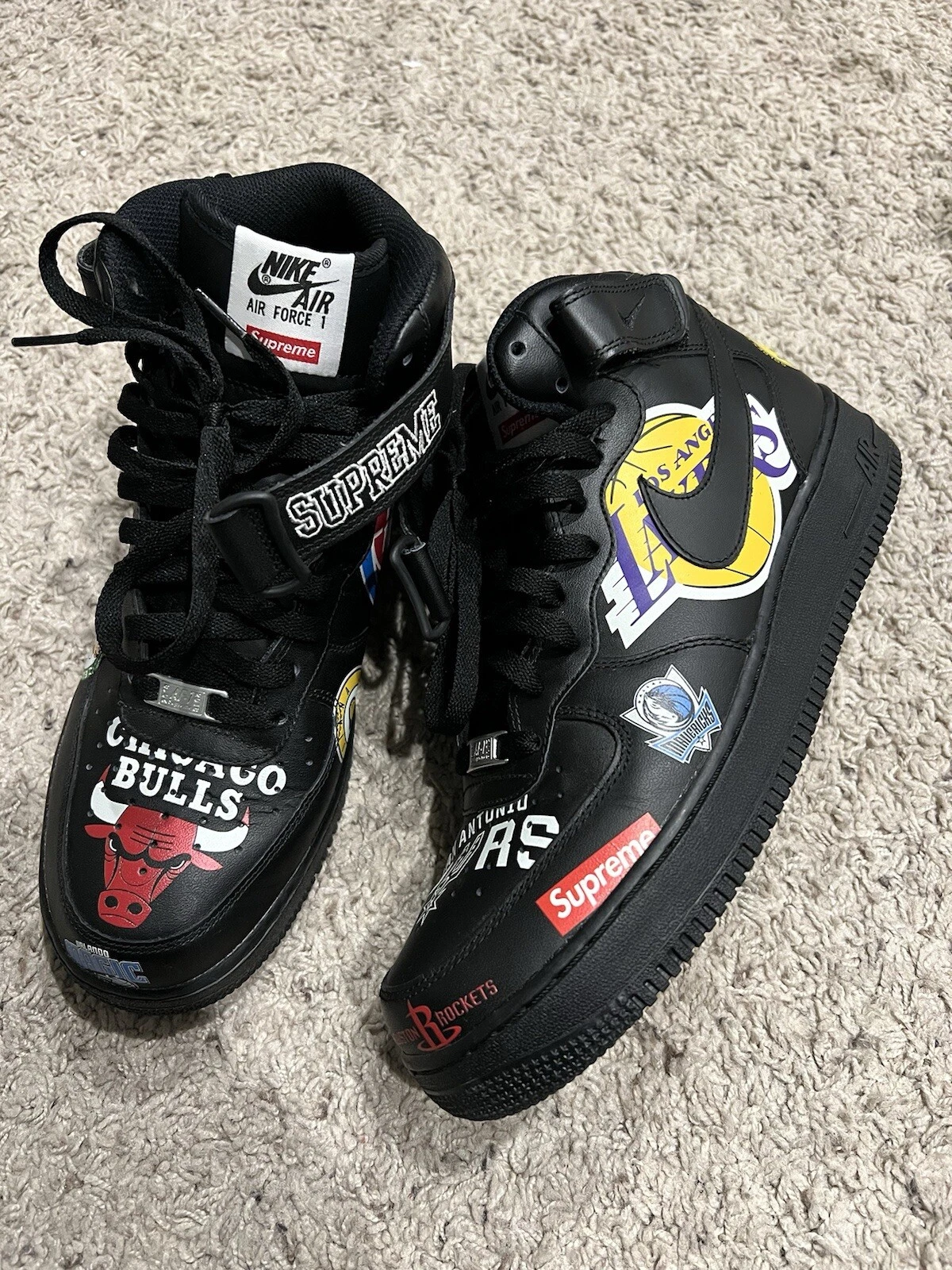 Taille 10,5   Nike Supreme x NBA x Air Force 1 07 Mid Noir