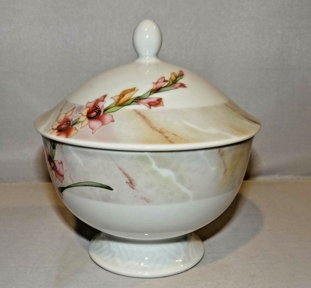Noritake Covered Candy Dish Yuriko Takata Floral Design Marble Dawn
