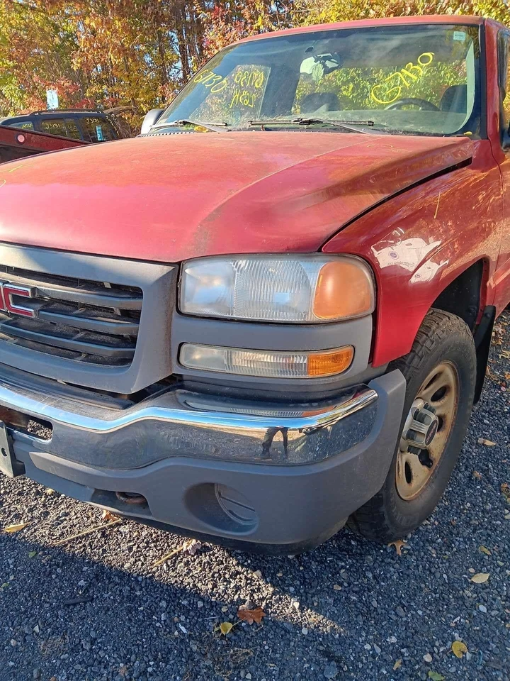 99 00 01 02 03 04 05 06 07 GMC SIERRA 1500 Rear Bumper Assembly Foto 2 de 4