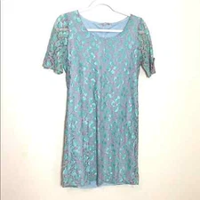 PIXI + IVY Floral Lace Dress