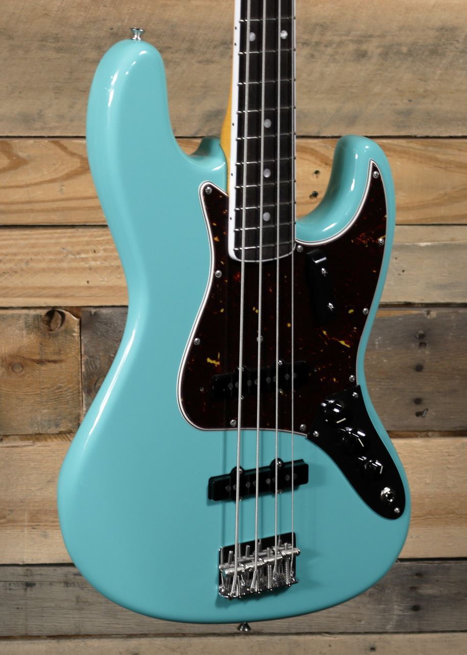 Fender American Vintage II 1966 Jazz Bass Sea Foam Green с футляром 436190₽