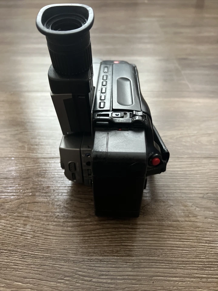 SONY HANDYCAM CCD-TRV11E CAMCORDER VIDEO-8 VIDEO CAMERA ANALOGUE 8MM - Image 3 of 4