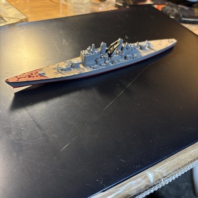 Vintage Tri-Ang HMS Vanguard M741 8'' Ship Missing one wheel on Bottom