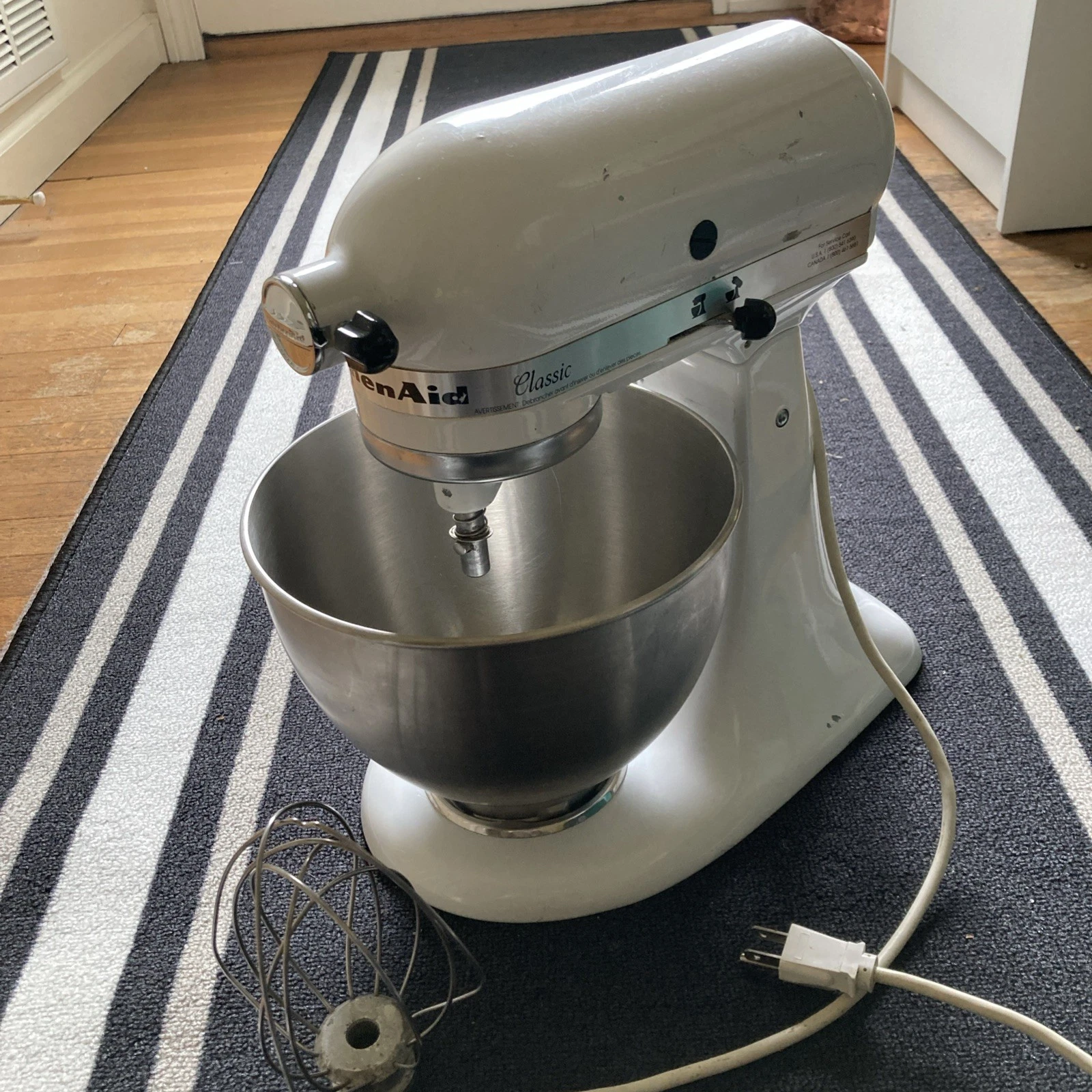 Kitchen Aid Stand Mixer Classic White Color With Bowl + 1 Attachment Works
Opens in a new window or 