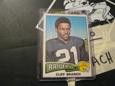 nice 1975 Topps Football  Cliff Branch rookie  card #524 Raiders HOF NM-/NM. rookie card picture