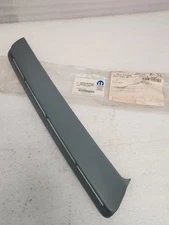 NEW OEM Quarter Glass Molding Grand Cherokee 1999 2004 Jeep RH Rear Back Lower