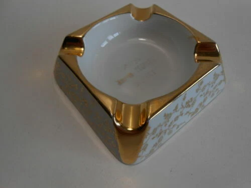 Cendriers publicitaires de collection en porcelaine