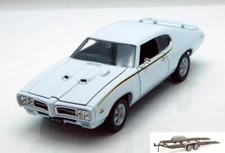 Diecast Car & Trailer 1969 Pontiac Gto, White Welly 22501 1/24 Scale Diecast Car