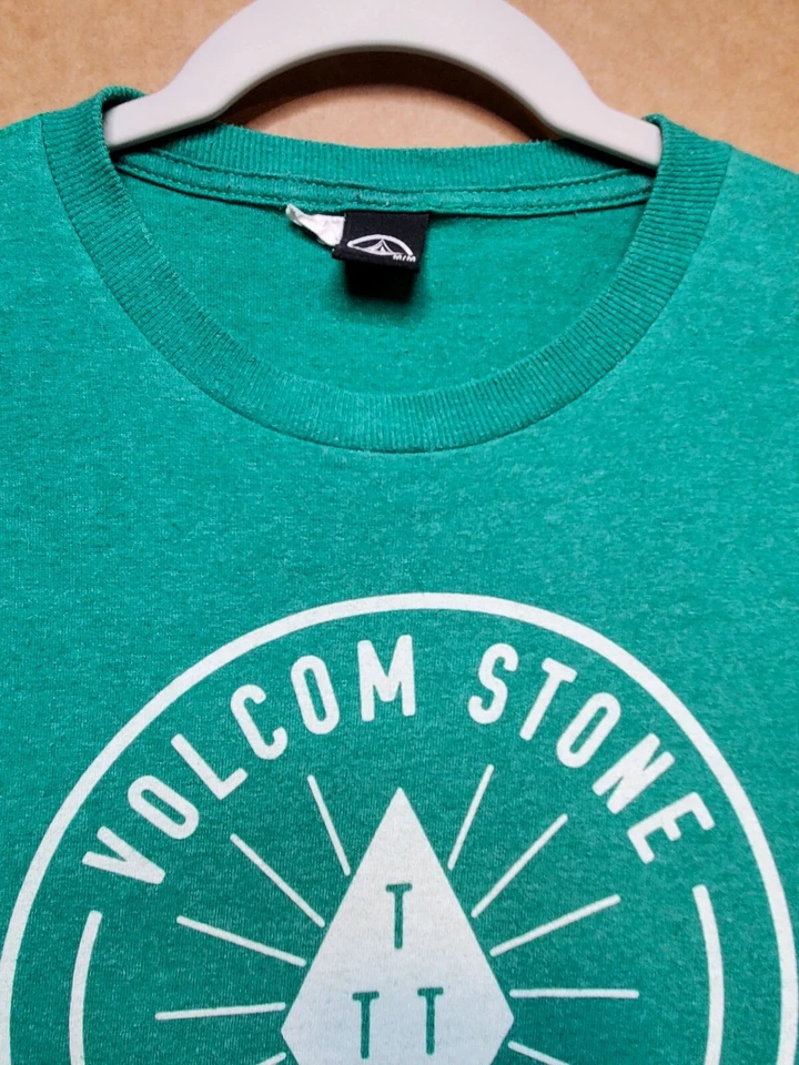 Volcom Mens T-shirt Medium Green Volcom Graphic Short Sleeve Cotton Blend - Image 3 of 4