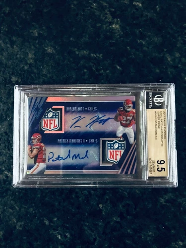 2017 Patrick Mahomes /Hunt RC  BGS 9.5/10 dual auto NFL shield TRUE 1/1
