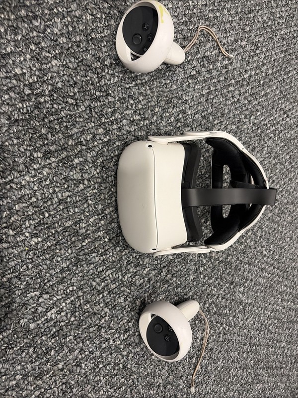 Oculus Quest 2 128GB, No USB-C Charger