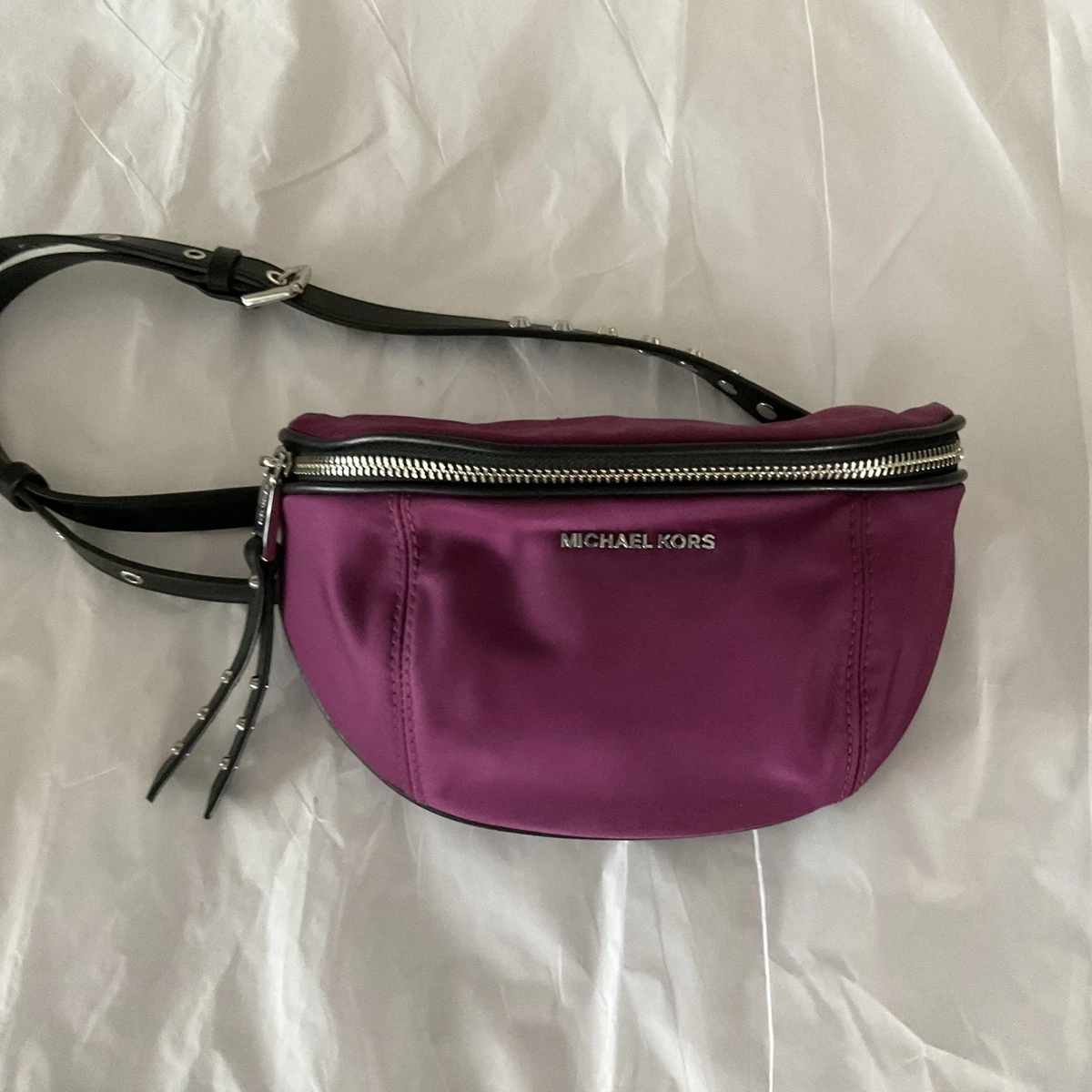 NWT Gorgeous Michael Kors Signature Sling Bag Fanny Pack with Silver Hardware Amazon.com | Michael Kors 29556195CG Silver Logo Design With  main image 2
